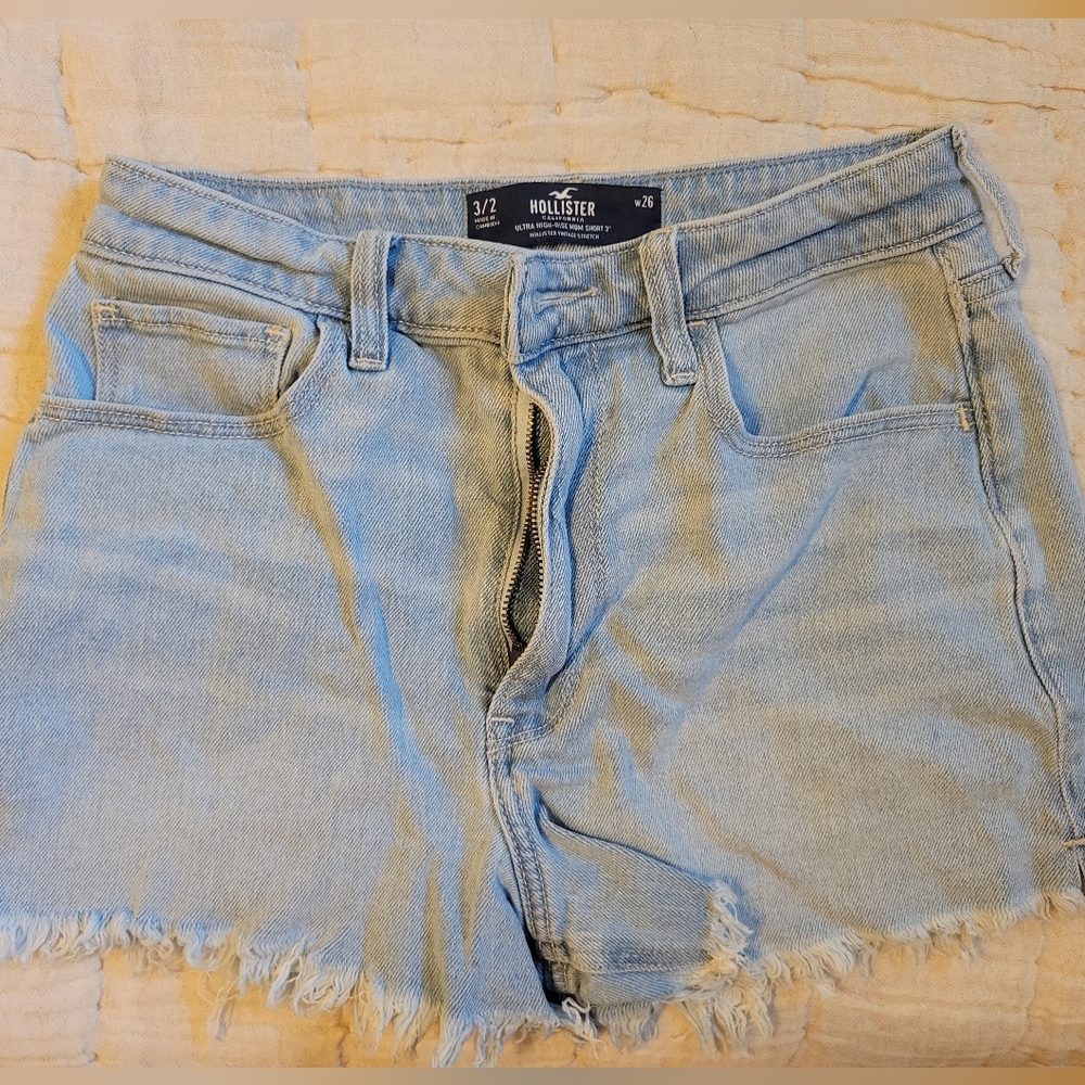 NWOT Hollister Jean Shorts Size 26